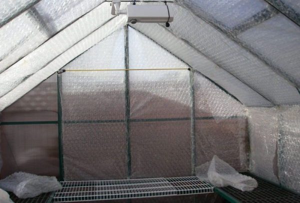 Bubble Wrap greenhouse insulation